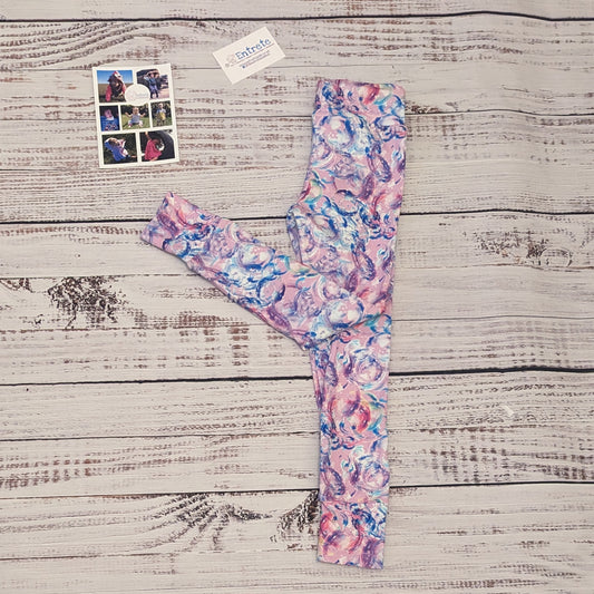 The gorgeous pink bubbles kids leggings. Handmade using soft and stretchy bubblegum pink bubbles cotton jersey.