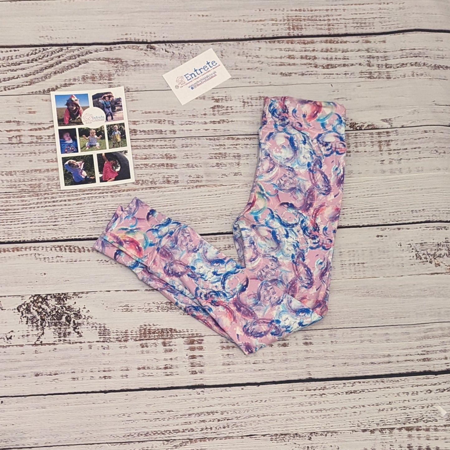 The gorgeous pink bubbles kids leggings. Handmade using soft and stretchy bubblegum pink bubbles cotton jersey. Shown folded.