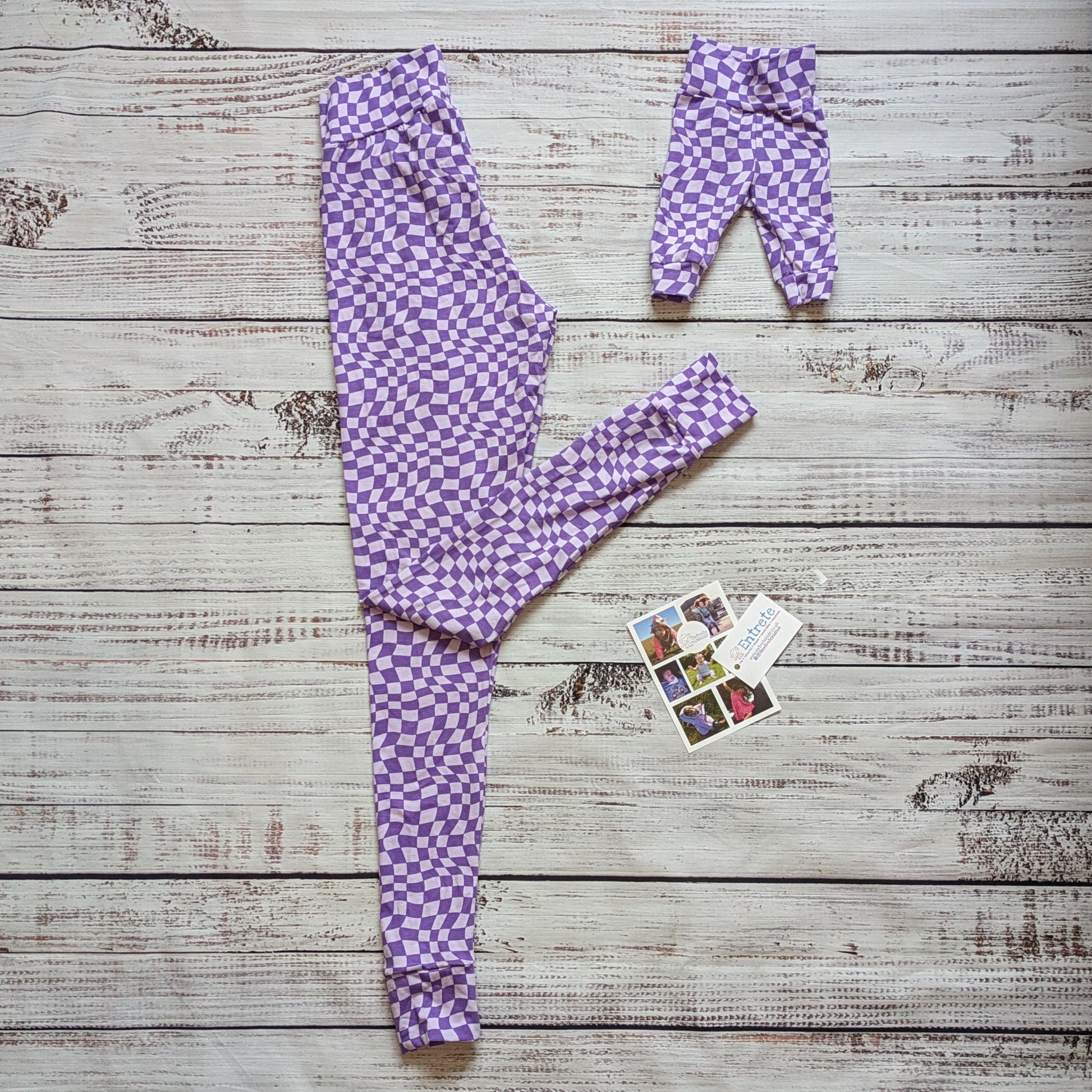 Vibrant purple trippy checked leggings. Handmade in soft and stretchy cotton jersey.