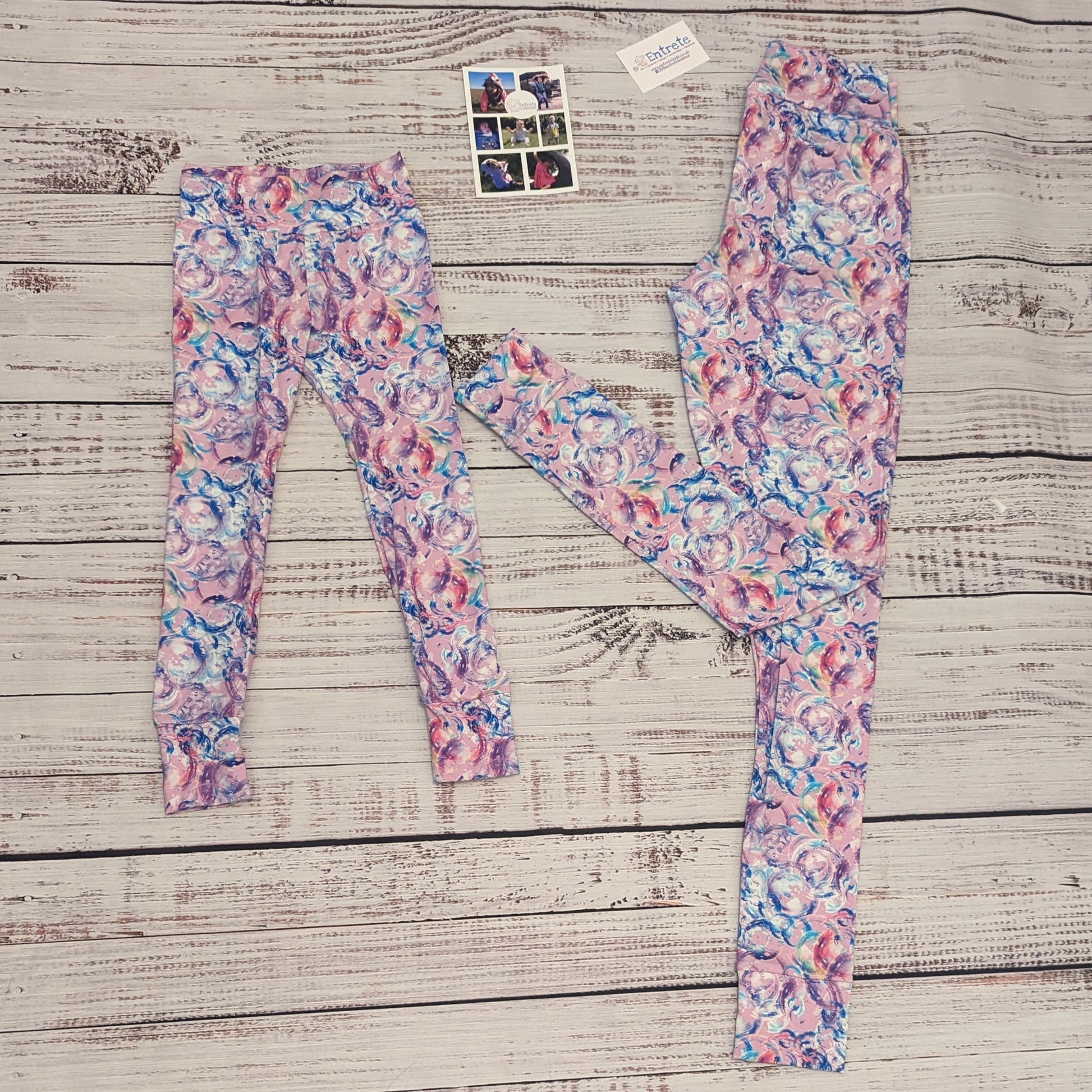 The beautiful bubblegum pink bubbles Mum and mini leggings set. Handmade using bubblegum pink bubbles cotton jersey.