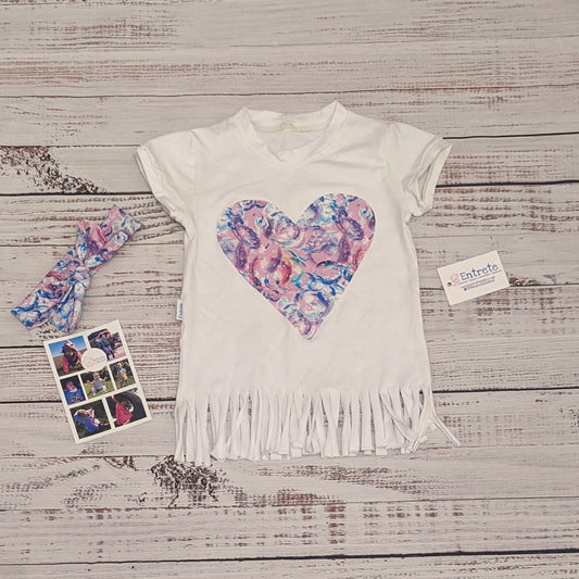 Bubblegum pink bubbles heart, tassel tee. Handmade using white cotton jersey and gorgeous bubblegum pink bubbles cotton jersey in a beautiful heart design. Soft, comfortable, stylish and with a splash of beautiful colours. Complete the look with matching pink bubbles leggings or shorts. 